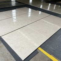 Carreaux de marbre beige Ultraman neufs, directement de l'usine Perfectstone, avec finition polie haute brillance pour les murs et sols de villas et d'hôtels de luxe