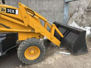 Chargeuse-pelleteuse JCB 3CX d'occasion en excellent état, moteur diesel, pour usage de construction, pompe à engrenages PLC, roulement, prix abordable - Product Image 2