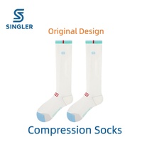 Chaussettes de compression montantes pour femmes en bambou respirant, personnalisables par sublimation, pour la récupération sportive (vente en gros)