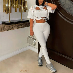 ชุดแฟชั่นผู้หญิง เสื้อยืดแขนสั้นแบบเจาะรูและกางเกงเลกกิ้ง 2025 ชุดเซ็ต 2 ชิ้น - Product Image 2