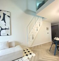 Escalier sur mesure en acier aluminium pliable Prima, avec marches en bois, en marbre, en quartz, en acier inoxydable, avec garde-corps