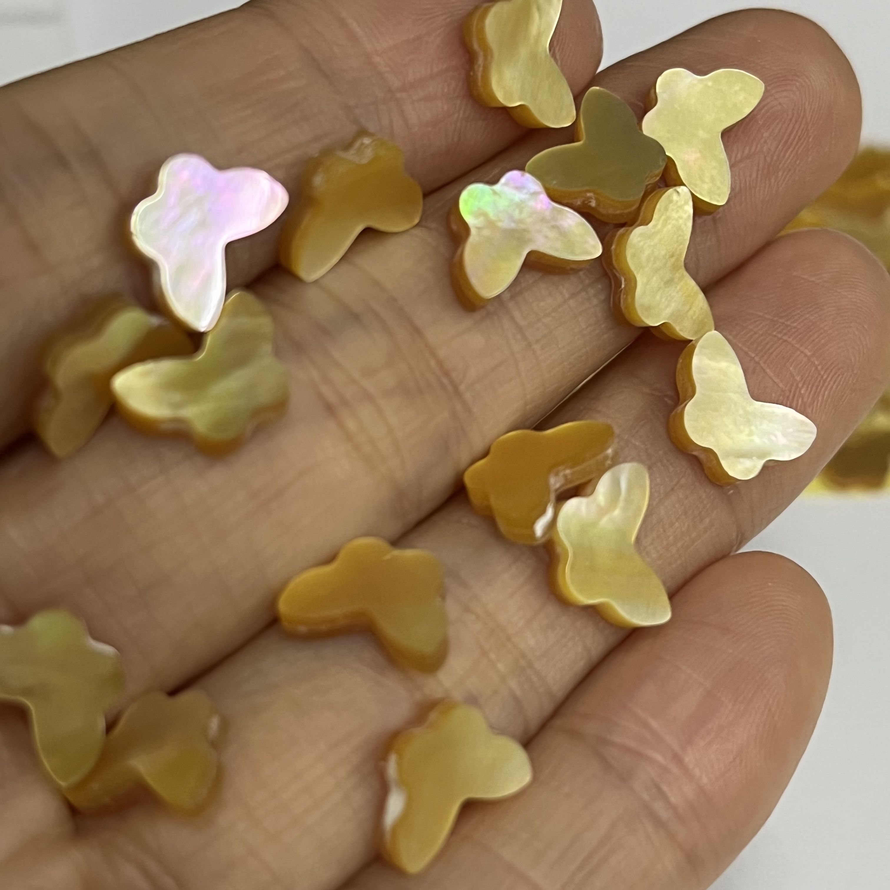 ไม้ถูพื้นสีเหลือง