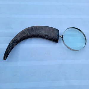 Loupe de lecture et de bureau artisanale écologique en acier, reproduction antique, avec poignée en corne de buffle naturelle, sûre et de qualité supérieure - Product Image 1