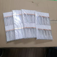 Faible QUANTITÉ MINIMALE DE COMMANDE 7ml vide carré clair givré tubes de brillant à lèvres conteneur noir bouchon blanc lipgloss