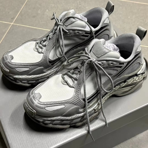 Fashionable, luxurious, trendy sports shoes of top quality, outdoor, lightweight tennis shoes for summer - Product Image 1
