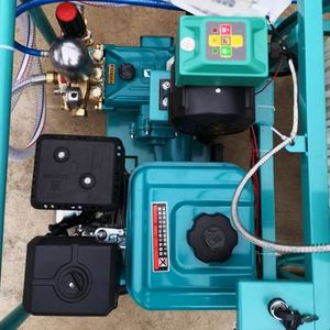 เครื่องพ่นยา<span class=keywords><strong>ฆ่า</strong></span>แมลงอัตโนมัติแบบหมุนได้ 360 องศา ใช้เชื้อเพลิงเบนซิน สำหรับ<span class=keywords><strong>ฉีด</strong></span>พ่นยาในฟาร์มและสวนผลไม้ ราคา - Product Image 3