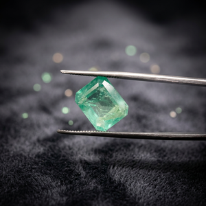 Pierre précieuse en émeraude de 4,50 carats, d'origine zambienne, pour bagues de luxe - Product Image 3