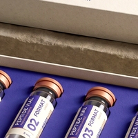 Boîte rigide personnalisée avec couvercle et base blancs, en carton gris, pour produits de soin personnel aux peptides, avec doublure en éponge et impression offset