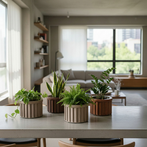 Maceta Redonda Strata Planter Md, Color Marrón Oscuro, de Madera, para Interiores y Exteriores - Product Image 5