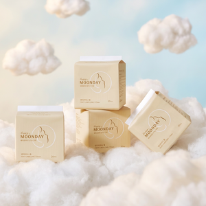 Protège-slip en coton biologique Happy Moonday avec un design ultra fin, confortable et respirant pour une fraîcheur quotidienne et une protection légère - Product Image 1