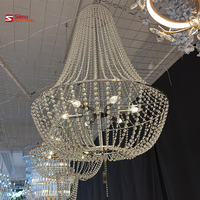 Lustre décoratif suspendu en acrylique pour événements de luxe, fêtes et scènes, idéal pour la décoration de mariages