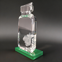Trofeo de Cristal Neelpure 177947 con Grabado de Cápsula en Forma de Botella de Píldoras y Base Verde para Premios Corporativos de Farmacias