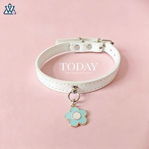 Collier pour animaux de compagnie à fleurs, en cuir PU souple, réglable, pour petits chiens et chats, avec pendentif, charme fleur verte - Product Image 3