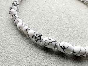 Collier en résine artisanal avec pendentif artistique élégant, bijoux légers et élégants conçus pour un usage quotidien et des occasions spéciales - Product Image 5