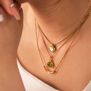 תליון לב פנינה עם ציפוי זהב 18 קראט על נירוסטה, שרשרת גיאומטרית לנשים, תכשיט שרשרת לעצם הבריח - Product Image 4