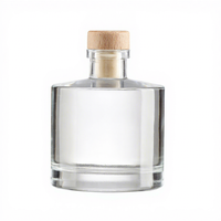 Vente en gros Bouteilles vides de luxe de diffuseur à roseaux en verre de 50ml 100ml 150ml 200ml Emballage de diffuseur d'huile aromatique à chaud avec bouchon en or