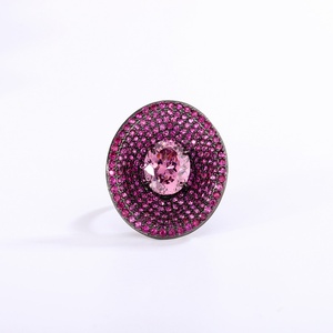 เครื่องประดับแฟชั่น แหวนทองแดงรักษ์โลก ประดับด้วยคอรันดัมสีแดงขนาด 10*12 มม. บลูสปิเนล และเพทาย ดีไซน์เฉพาะตัว สำหรับลุคเรียบหรูในทุกวัน - Product Image 5