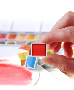 Nouveau produit phare : Peintures aquarelles solides pour artistes, 24 couleurs, demi-pots en boîte plastique, vente en gros d'usine pour enfants - Product Image 4