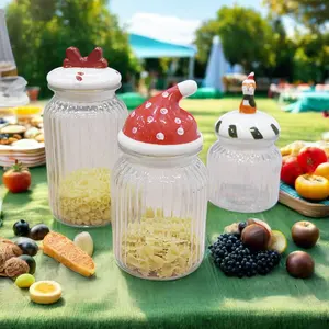 Hot Sale Clear Geribbeld Borosilicaat Keuken Glazen Pot Met Keramische Kerstman Hoed Lip Luchtdichte Bus Voor Glas Voedsel