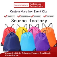 Sacs à dos en polyester personnalisables prêts à l'emploi avec impression de logo pour les marathons et les événements sportifs - style minimaliste moderne