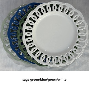 Esmalte verde salvia europeo con diseño de borde hueco Juego de platos de cerámica para cena y cargador para eventos de boda - Product Image 3