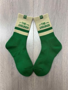 Chaussettes de sport respirantes en coton anti-transpiration pour la course à pied - Product Image 4