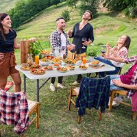 Table pliante en plastique de 4 pieds, réglable en hauteur, portable, pour l'intérieur/l'extérieur, robuste, pour jeux, puzzles, travaux manuels, pique-nique, camping