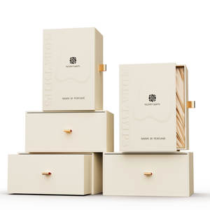 Scatola Regalo di Lusso Personalizzata per Profumi, Ecologica, con Laminazione Opaca e Fodera in Spugna, Confezione Premium per il Settore Profumiero, Logo Personalizzato - Product Image 1