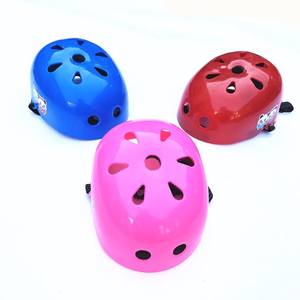 หมวกกันน็อคสำหรับเด็กดอกพลัมเล็กสีแดงสีฟ้าสีชมพูช่องระบายอากาศแบบระบายอากาศได้ 16-20 สำหรับเด็กหมวกกันน็อคกีฬาป้องกัน - Product Image 3