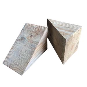 Cuña Triangular de Madera de Pino 10x10x15mm para Refuerzo de Carga en Contenedores de Exportación con Función de Fijación - Product Image 3