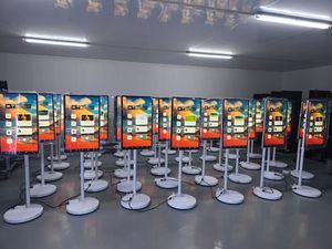 Tableau blanc interactif intelligent sans fil à écran déroulant 32 pouces avec batterie intégrée et écran tactile mobile pour bureaux d'entreprise et commerces de détail - Product Image 6