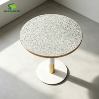 Nouvelle conception de table ronde d'extérieur en terrazzo de 70 cm avec bord en aluminium, couleurs personnalisables, plateau de table imperméable pour café, restaurant