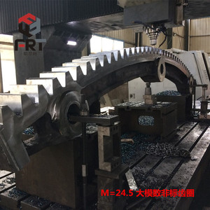 Fresadora CNC de pórtico de 4 metros para corte de engranajes, anillos dentados y cremalleras segmentadas de gran módulo para mecanizado externo - Product Image 4