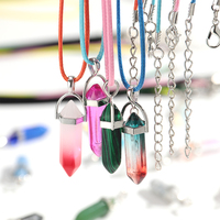 Colliers de couple en gros cordon en cuir coloré couleur aléatoire pierre naturelle prisme hexagonal pendentif colliers cadeaux 20 pièces