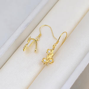 Boucle d'oreille en argent S925 faite à la main, style baroque, design floral, nouvelle boucle d'oreille en perle creuse pour femmes, modèle 1725 - Product Image 2