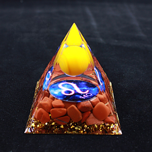 Venta caliente <span class=keywords><strong>de</strong></span> alta calidad artesanías <span class=keywords><strong>de</strong></span> cristal pirámide constelación longitud lateral 6cm - Product Image 3