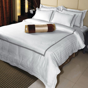 De alta calidad <span class=keywords><strong>blanco</strong></span> liso de poliéster de algodón hotel barato al por mayor de colchas para camas de hotel - Product Image 1