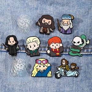 Badge <span class=keywords><strong>de</strong></span> dessin animé <span class=keywords><strong>Harry</strong></span> <span class=keywords><strong>Potter</strong></span>, <span class=keywords><strong>film</strong></span> et télévision, anime, académie <span class=keywords><strong>de</strong></span> magie, accessoire, broche, trousse à crayons, décoration <span class=keywords><strong>de</strong></span> sac d'école - Product Image 3