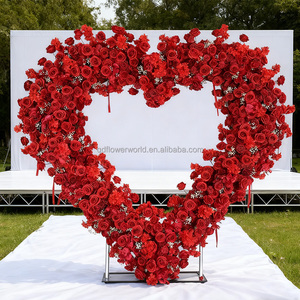 Arco di Fiori Artificiali a Forma di Cuore Personalizzato per Decorazioni di Matrimoni - Product Image 1