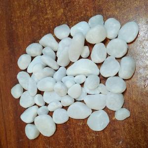 Galets et pierres naturelles de couleur blanche, marbre et mat, pour paysage - Product Image 1