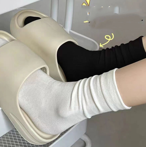 Calzini <span class=keywords><strong>a</strong></span> equipaggio con lettera <span class=keywords><strong>a</strong></span> strisce <span class=keywords><strong>bianche</strong></span> <span class=keywords><strong>nere</strong></span> di quattro stagioni per uomo donna - Product Image 5