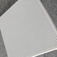 Placa de Techo de Aluminio Microporoso Integrada de 600*600 con Perforaciones Completas para Sala de Estar, Material para Techo Plano