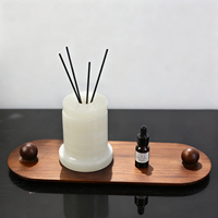 Diffuseur d'encens en pierre de jade naturelle style Art Déco, motif nature morte, ornement artisanal de haute qualité, décoration beige