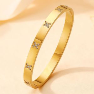 Pulsera Resoul Pvd Gold Nail Clover de acero inoxidable 316l para mujer, con diamantes, ajustable, para fiesta. - Product Image 5