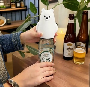 Abridor de Botellas con Forma de Oso Blanco y Negro, Diseño Único, Idea de Regalo Genial, Accesorio de Cocina y Bar - Product Image 2
