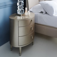 Table de chevet moderne en bois massif à 3 tiroirs Table de chevet de beauté Accents dorés Commodes pour le rangement de la chambre à coucher