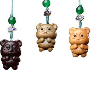 Portachiavi con Ciondolo Panda in Legno Intagliato a Mano, Ornamento Pendente in Stile Cinese, Charm per Borsa o Telefono, Souvenir Artigianale - Product Image 1