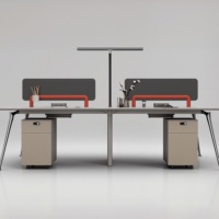Postes de travail commerciaux modernes et luxueux en bois, cloisons pour bureaux, bureau informatique durable pour 2 à 6 personnes
