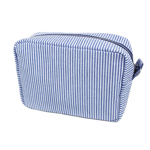 Borsa da Viaggio in Stile Mississippi con Motivo a Righe Indiane, Elegante Pochette per Cosmetici e Trucchi per Weekend - Product Image 5