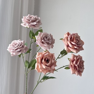 Flores Artificiales de Gardenia y Rosa de Seda, Hechas a Mano, con 3 Cabezas, para Decoración de Bodas y Hogar - Product Image 1